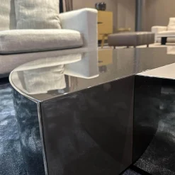 Minotti Couchtische|Couchtisch Shields L.Sand Peltro Geformtes MDF Stahlblech mit glänzendem Black-Nickel-Finish
