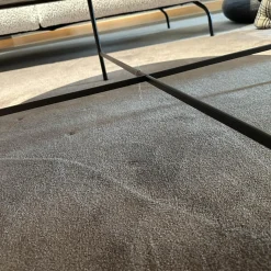 Papadatos Couchtische|Couchtisch Symi Platte Marmor Rosso Levanto Rot Weiß Gestell Stahl Schwarz Pulverbeschichtet