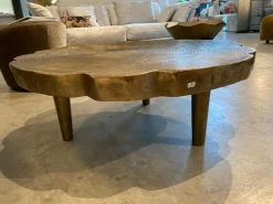 Lambert Couchtische|Couchtisch Toshiko Aluminium Sandgussverfahren Messing Baumschreiben Design