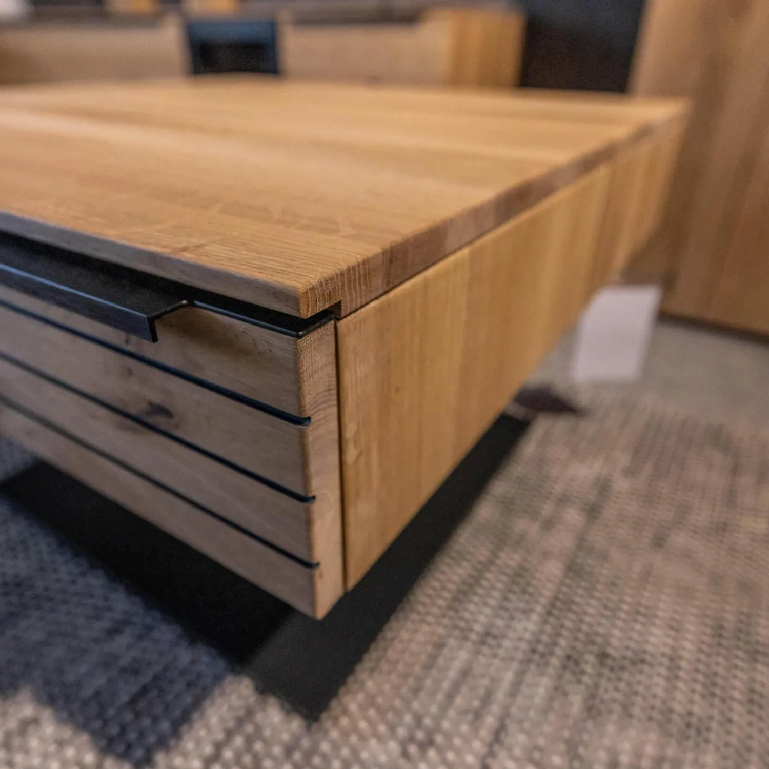 WK Wohnen Couchtische|Couchtisch WK 490 Baristo Asteiche Bianco Rillenoptik Mit Liftfunktion Und Schubkästen