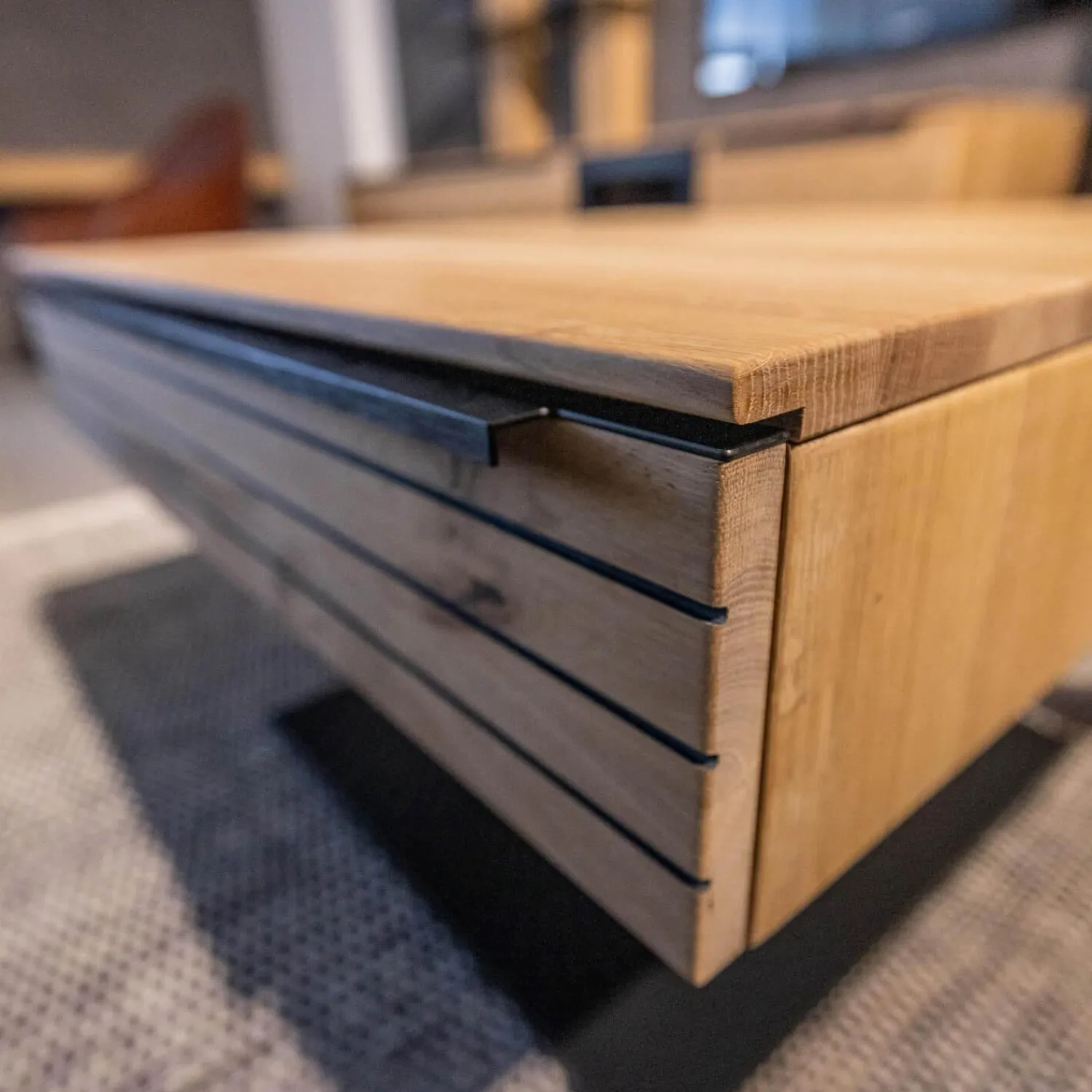 WK Wohnen Couchtische|Couchtisch WK 490 Baristo Asteiche Bianco Rillenoptik Mit Liftfunktion Und Schubkästen