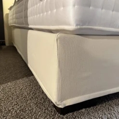 Schramm Polsterbetten|Doppelbett Basis Stoff 11-10318 Gr. 1 Füße QF10 71L Eiche Wenge Lackiert Mit Integrierter Unterfederung