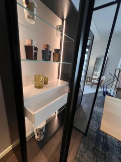 Kettnaker Vitrinen & Highboards|Doppel-Vitrine Vita Türen Glas Rahmen Aluminium Lack Außen Schwarz Rückwand MDF Grau Weiß Mit Beleuchtung