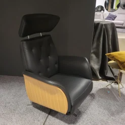 Natura Relaxsessel|Drehsessel Aberdeen Leder 30 Nero Schwarz Holzblende Eiche Natur Sternfuß Edelstahl Mit 3 Motorischer Verstellung