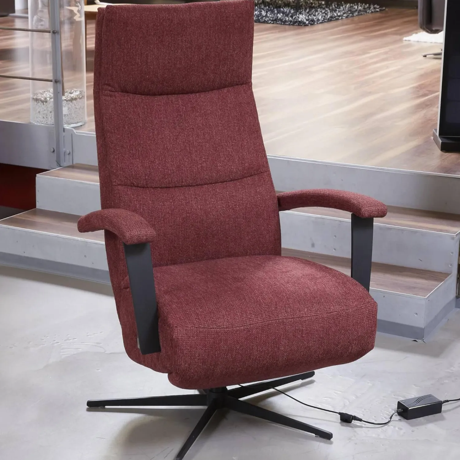 Activineo Relaxsessel|Drehsessel Beppo Stoff Lugo 31 Marsala Rot Armlehne Metall Schwarz Kreuzfuß Metall Schwarz