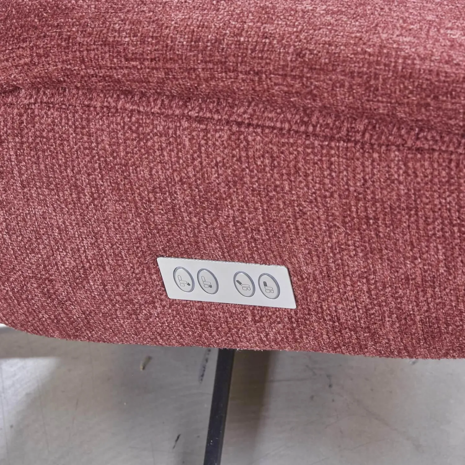 Activineo Relaxsessel|Drehsessel Beppo Stoff Lugo 31 Marsala Rot Armlehne Metall Schwarz Kreuzfuß Metall Schwarz