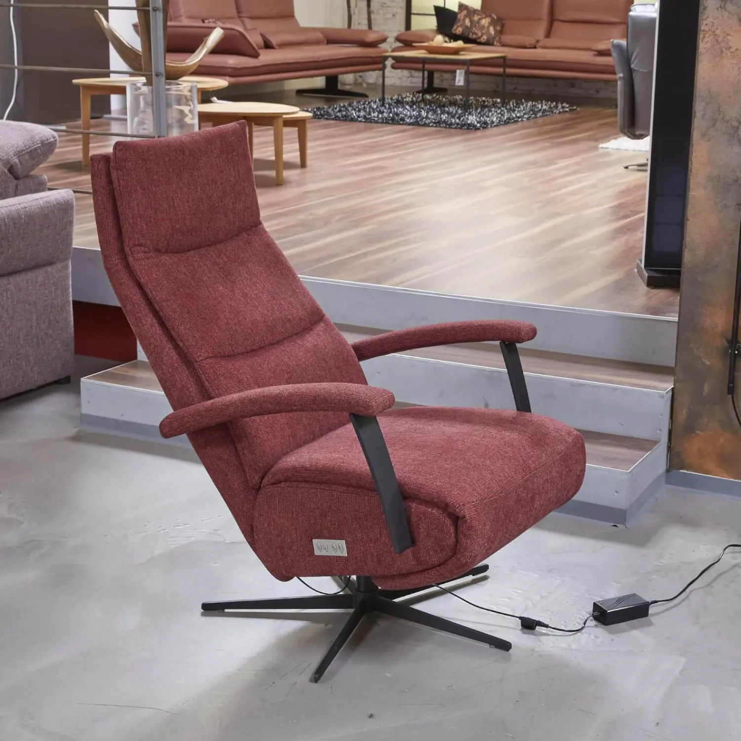 Activineo Relaxsessel|Drehsessel Beppo Stoff Lugo 31 Marsala Rot Armlehne Metall Schwarz Kreuzfuß Metall Schwarz