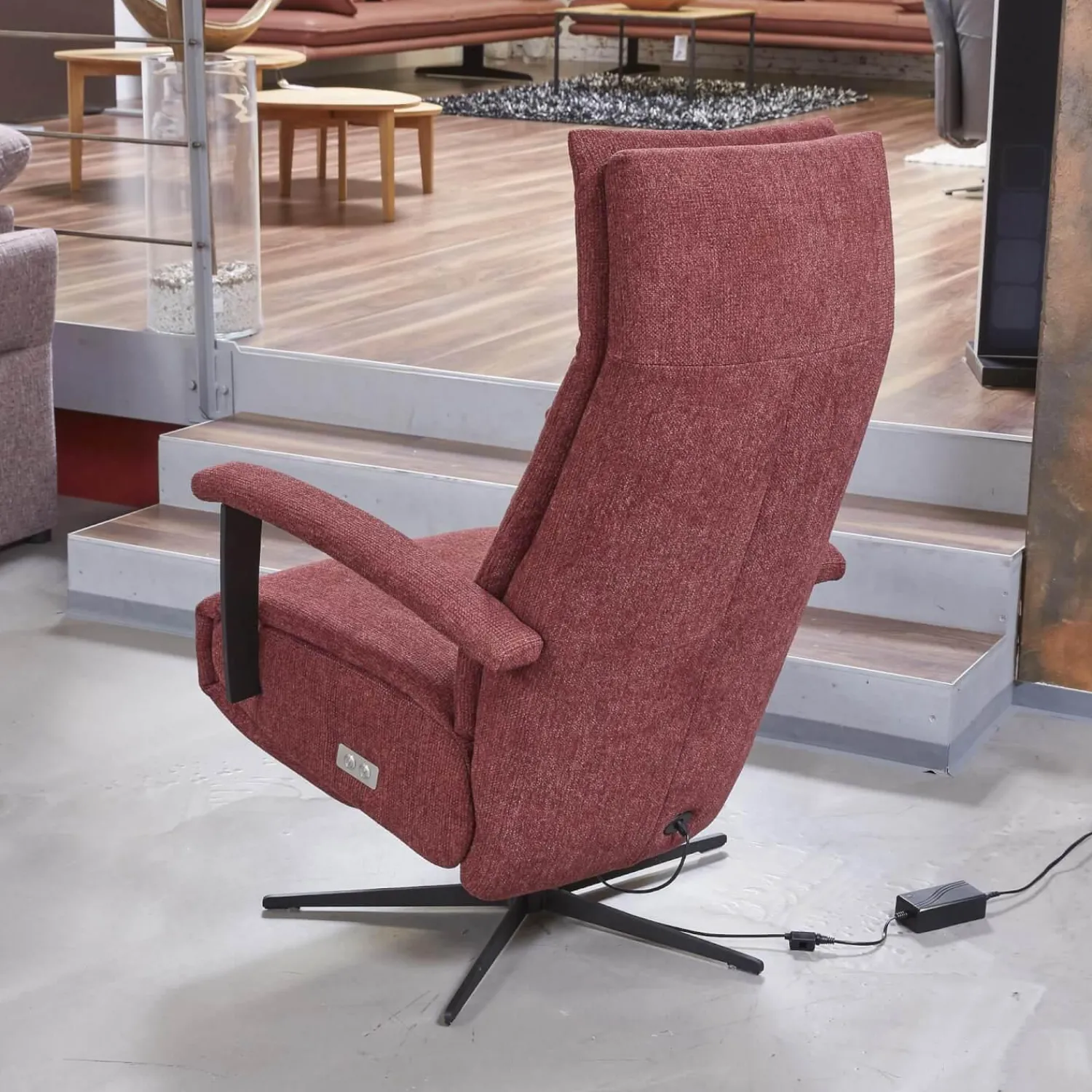 Activineo Relaxsessel|Drehsessel Beppo Stoff Lugo 31 Marsala Rot Armlehne Metall Schwarz Kreuzfuß Metall Schwarz