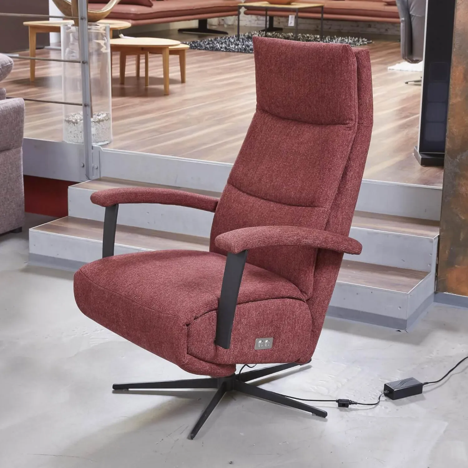 Activineo Relaxsessel|Drehsessel Beppo Stoff Lugo 31 Marsala Rot Armlehne Metall Schwarz Kreuzfuß Metall Schwarz