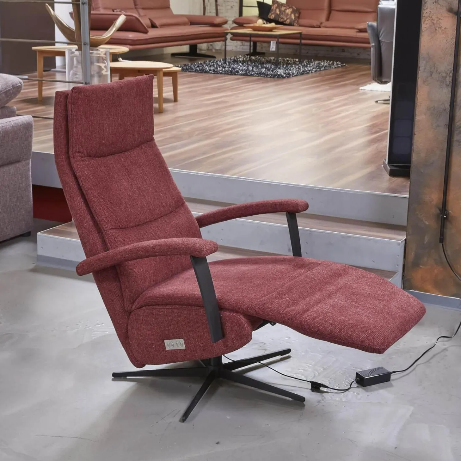 Activineo Relaxsessel|Drehsessel Beppo Stoff Lugo 31 Marsala Rot Armlehne Metall Schwarz Kreuzfuß Metall Schwarz