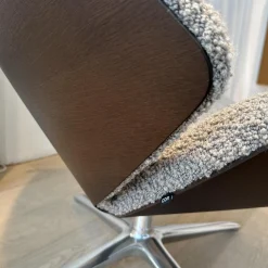 COR Relaxsessel|Drehsessel Shrimp Mit Hocker Stoff 14002 Hellgrau Holzschale Eiche Braun D73