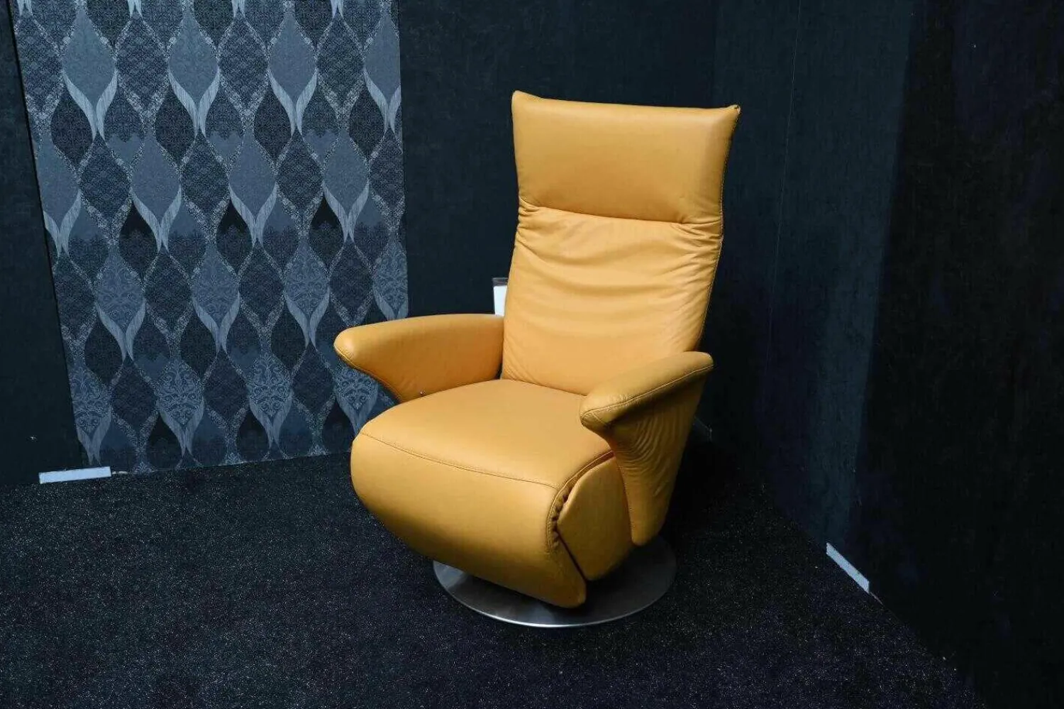 Steinpol Relaxsessel|Drehsessel Tino Leder Punch Curry Drehteller Metall mit Manueller Relaxfunktion