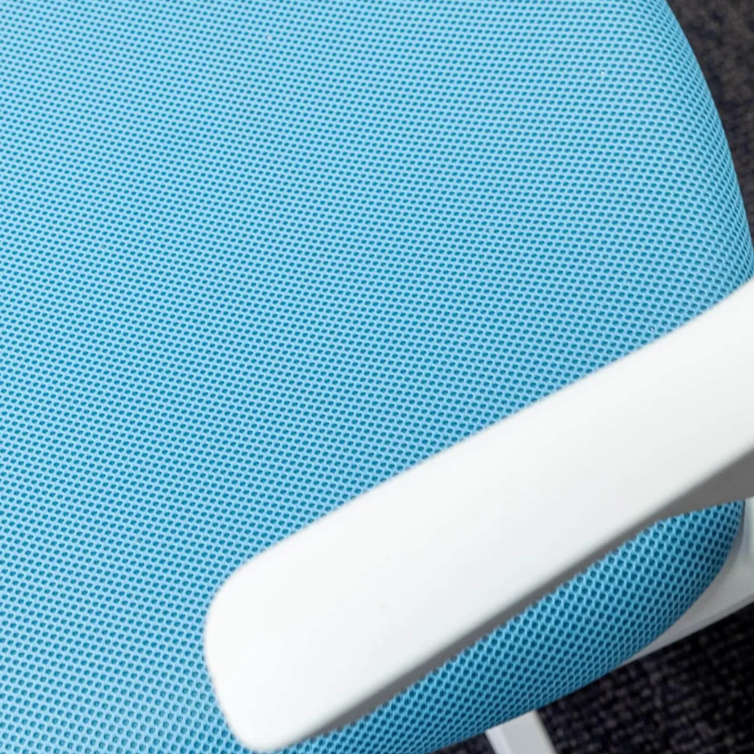 mobica+ Einzelstühle|Drehstuhl Sharko Mit Ablage Unter Der Sitzfläche