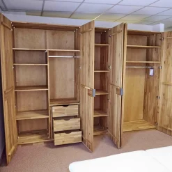 m&h Kleiderschränke|Drehtürenschrank Endlosschrank Wildeiche Massiv Parkettverleimt mit Beleuchtung