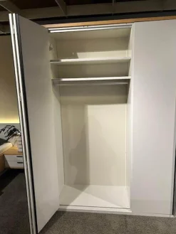 Rietberger Möbelwerke Kleiderschränke|Drehtürenschrank Sonate R5 Lack Brillantgrau mit Beleuchtung