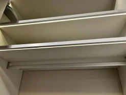 Rietberger Möbelwerke Kleiderschränke|Drehtürenschrank Sonate R5 Lack Brillantgrau mit Beleuchtung