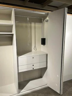 Rietberger Möbelwerke Kleiderschränke|Drehtürenschrank Sonate R5 Lack Brillantgrau mit Beleuchtung