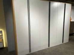 Rietberger Möbelwerke Kleiderschränke|Drehtürenschrank Sonate R5 Lack Brillantgrau mit Beleuchtung