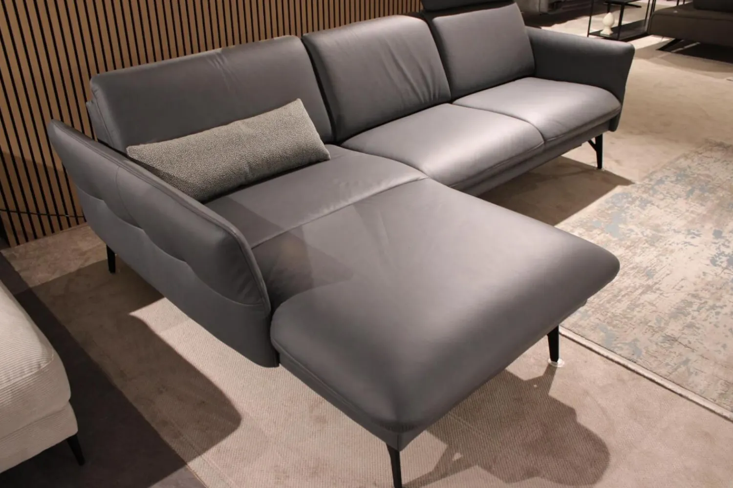 himolla Ecksofas|Ecksofa 1928 Leder 24 Longlife Aqua Grau mit Kopfstütze und 1 Nierenkissen