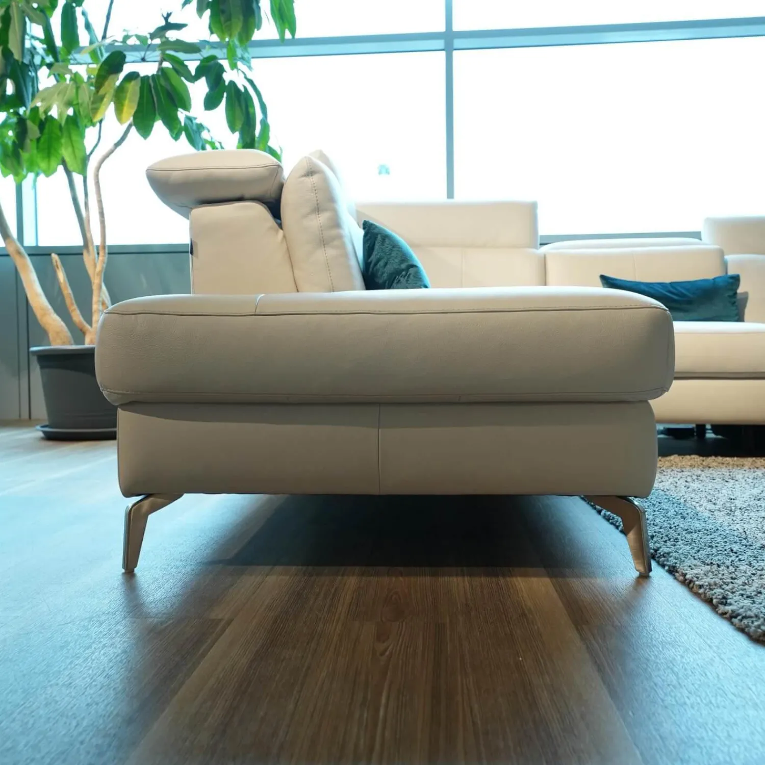 Rom Ecksofas|Ecksofa 9200 Leder Montana Angora Weiß Füße Metall Gebürstet Mit Elektrischer Verstellung