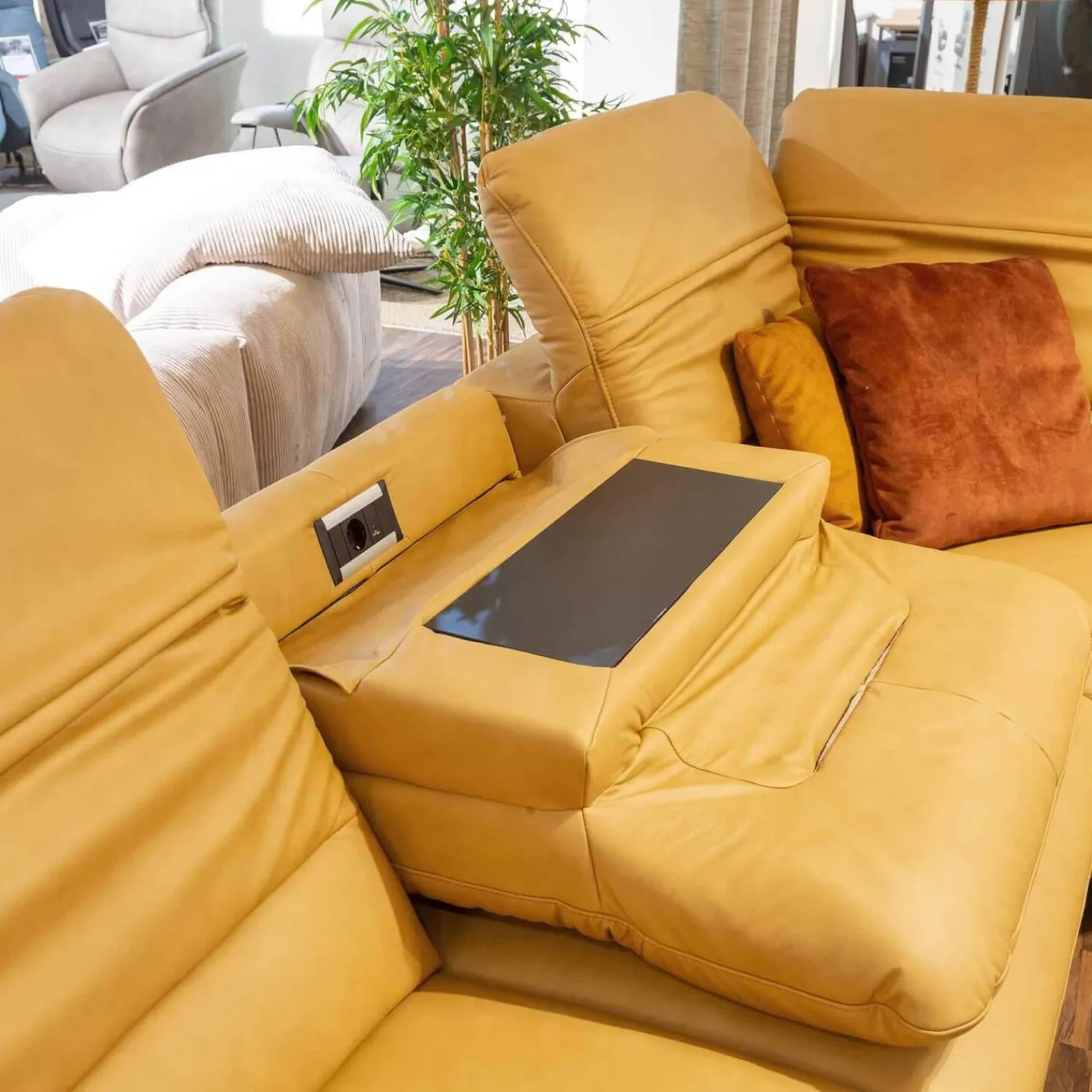 Musterring Ecksofas|Ecksofa 1380 Leder Vivre Honey Gelb Füße Aluminium Mit Herz Waage Funktion Und Aufklappbarem Anstellhocker