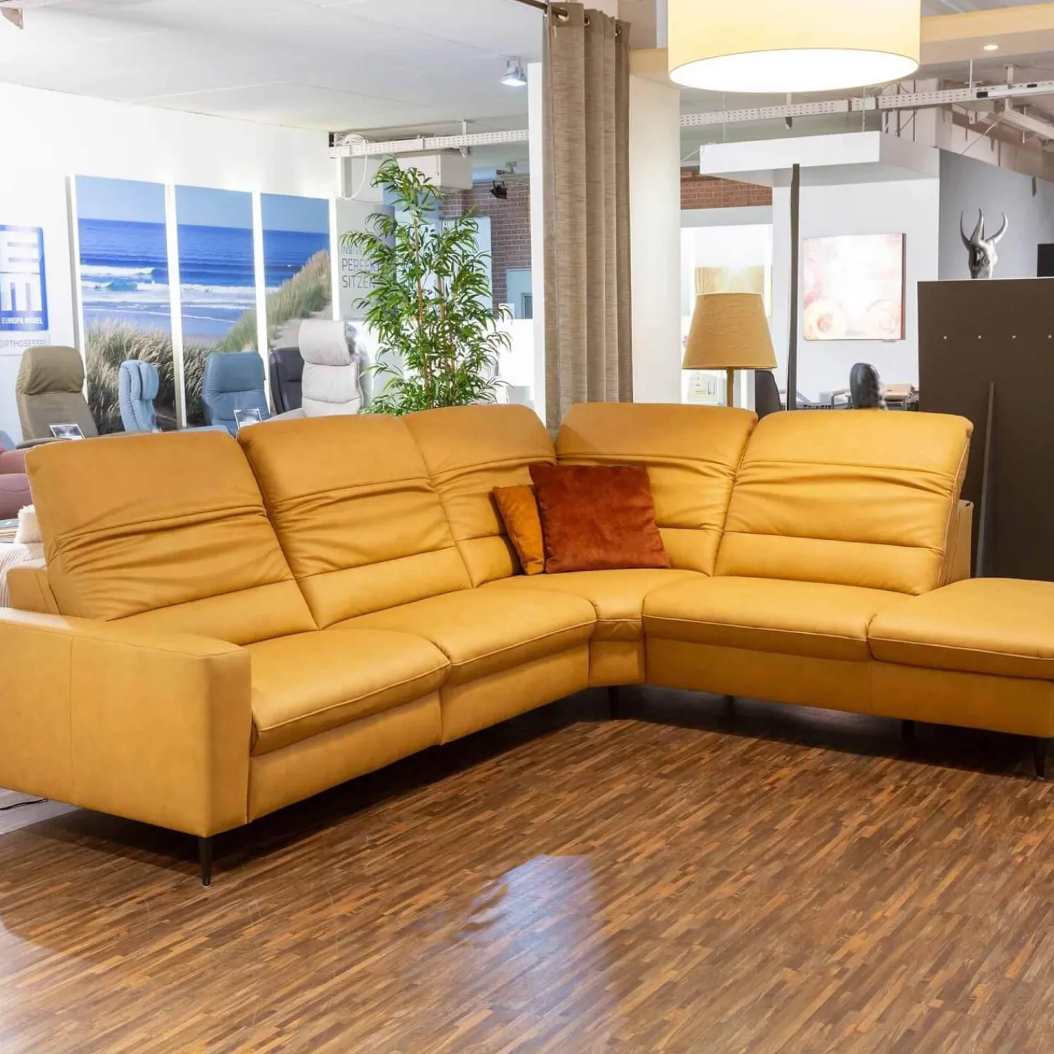Musterring Ecksofas|Ecksofa 1380 Leder Vivre Honey Gelb Füße Aluminium Mit Herz Waage Funktion Und Aufklappbarem Anstellhocker