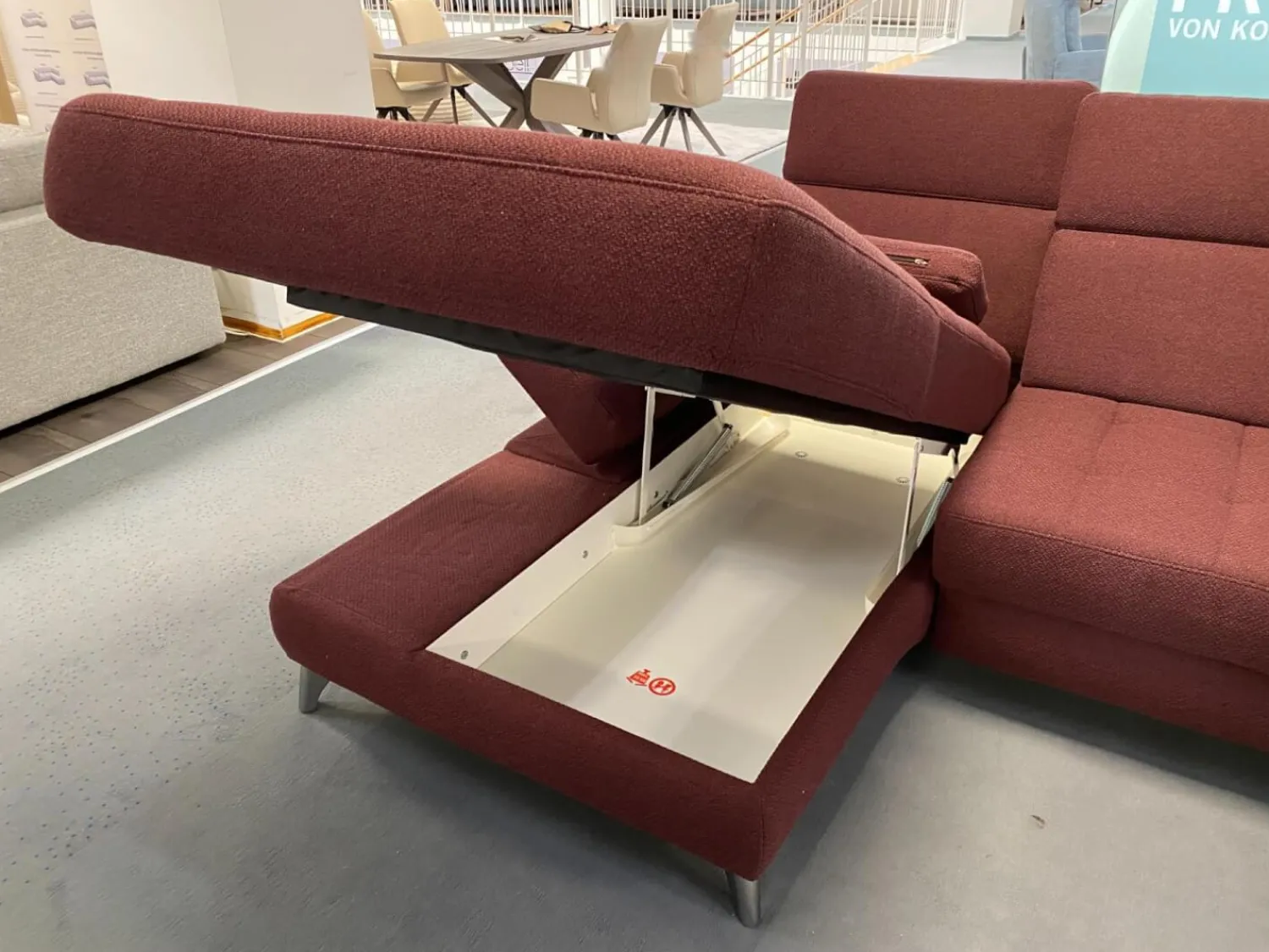 Poco Ecksofas|Ecksofa Alicante Stoff Portofino Bordeaux Rot Füße Metall Chrom Mit Schlaffunktion Und Nierenkissen