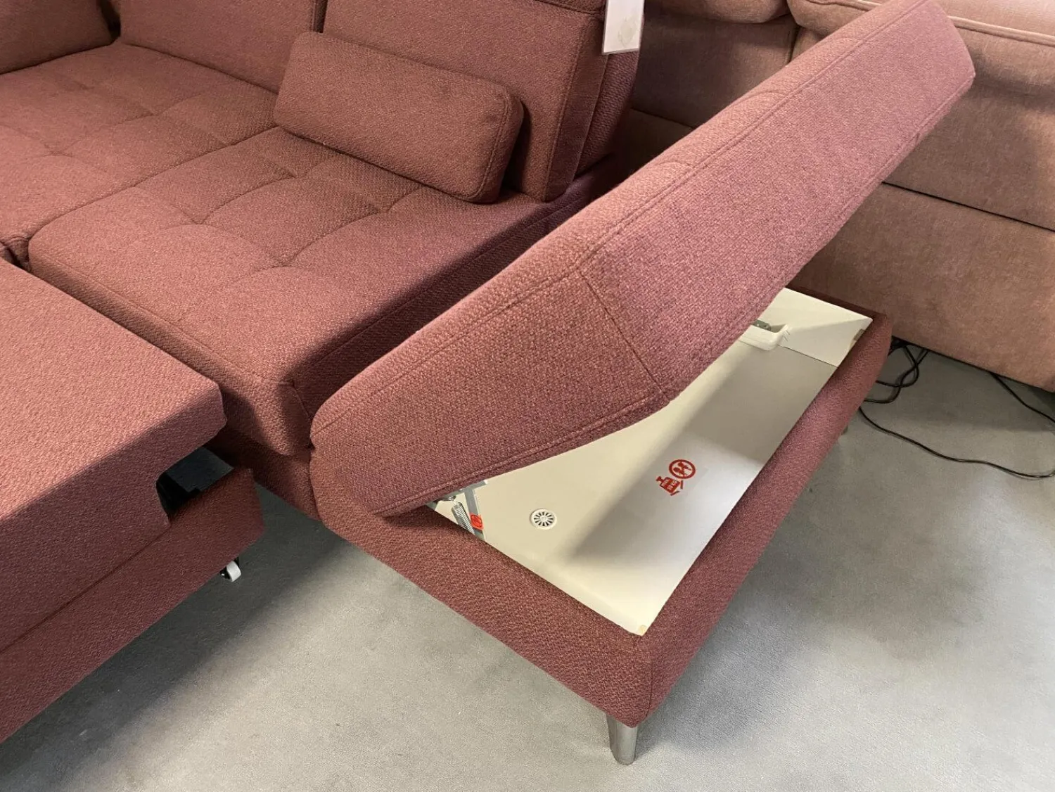 Poco Ecksofas|Ecksofa Alicante Stoff Portofino Bordeaux Rot Füße Metall Chrom Mit Schlaffunktion Und Nierenkissen