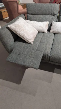 Poco Ecksofas|Ecksofa Brixton Stoff Jazz Khaki 757 Grau Fuß Schwarzmatt mit Fußstütze