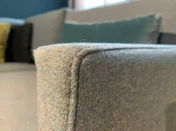 Rolf Benz Ecksofas|Ecksofa Cara Stoff 20.253 Ozeanblau Füße Umbragrau mit Kissen