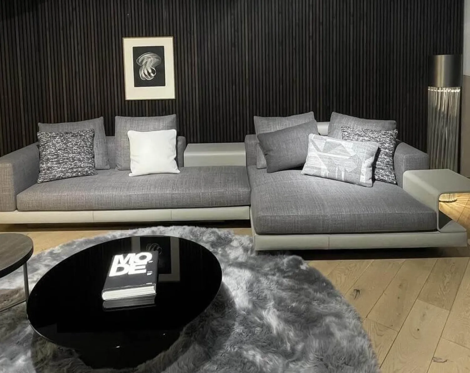 Minotti Ecksofas|Ecksofa Connery Stoff Bright 05 Peltro Grau Gestell Leder Aspen 06 Pomice Grau Mit Ablage Rechts