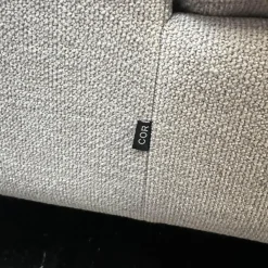 COR Ecksofas|Ecksofa Conseta Bezug Stoff 8081 Muschel Grau Schmalfüße Anthrazit inklusive Kopfstütze