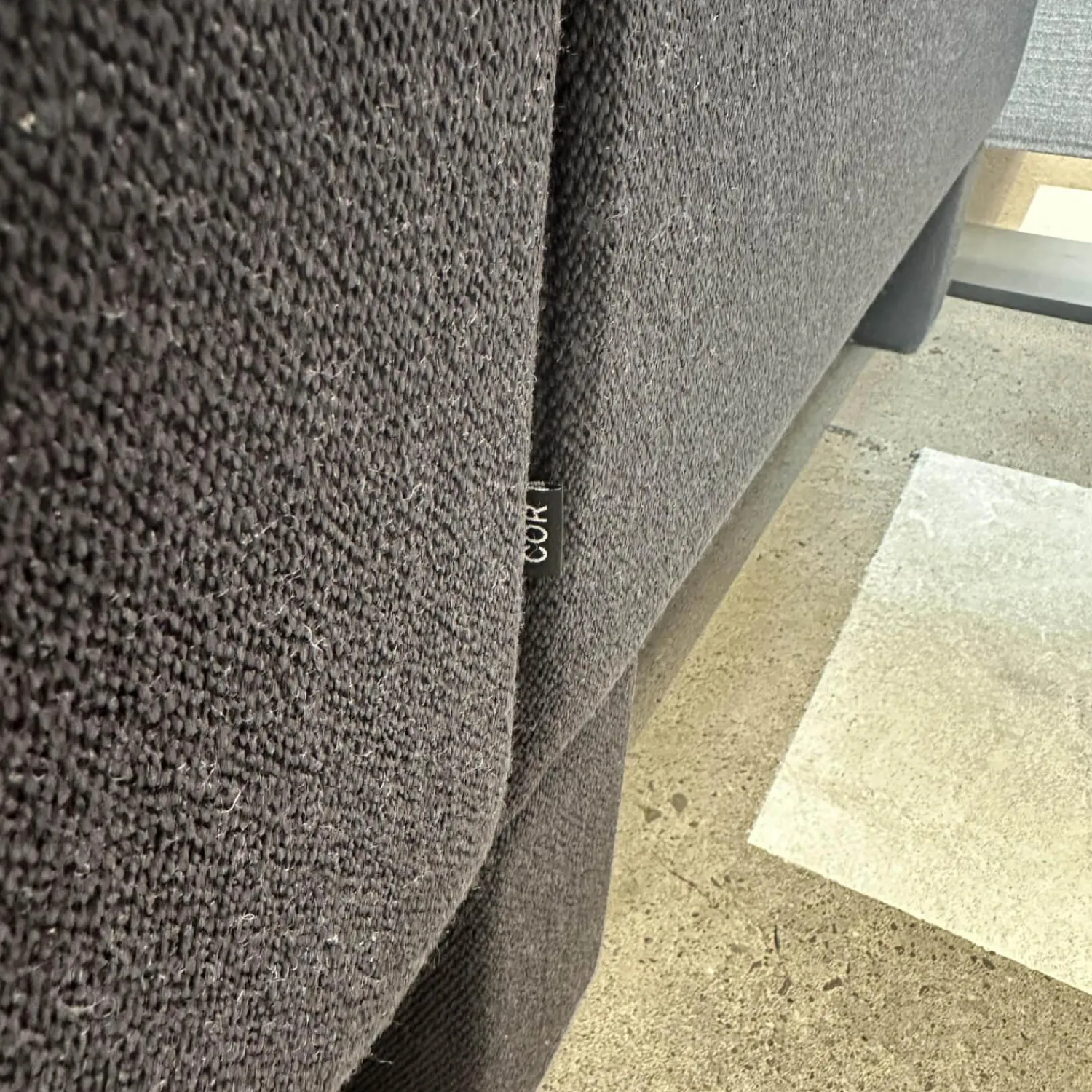 COR Ecksofas|Ecksofa Conseta Stoff 9168 Anthrazit Gestell Anthrazit Mit Stoff Bezogen Mit Kissen Und Kopfstütze