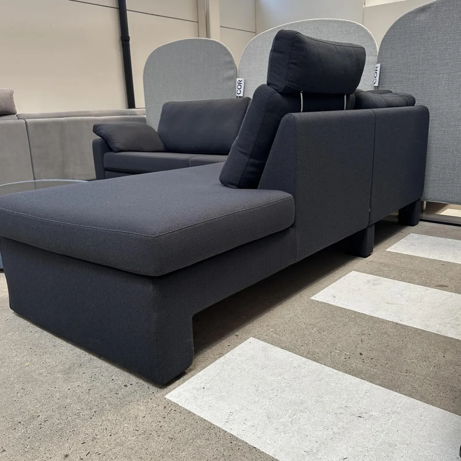 COR Ecksofas|Ecksofa Conseta Stoff 9168 Anthrazit Gestell Anthrazit Mit Stoff Bezogen Mit Kissen Und Kopfstütze