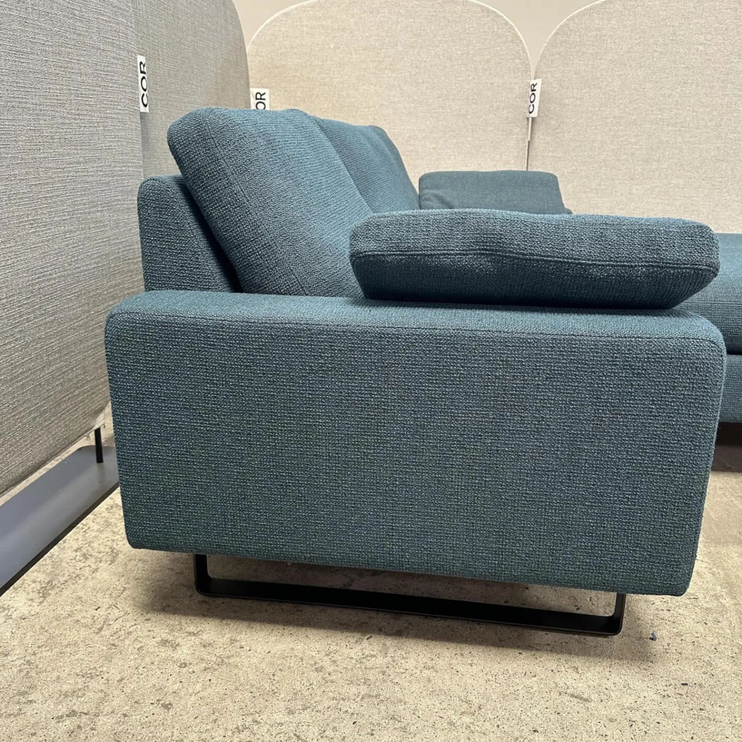 COR Ecksofas|Ecksofa Conseta Stoff 8195 Petrol Blau Gestell Metallkufen Schwarzbraun