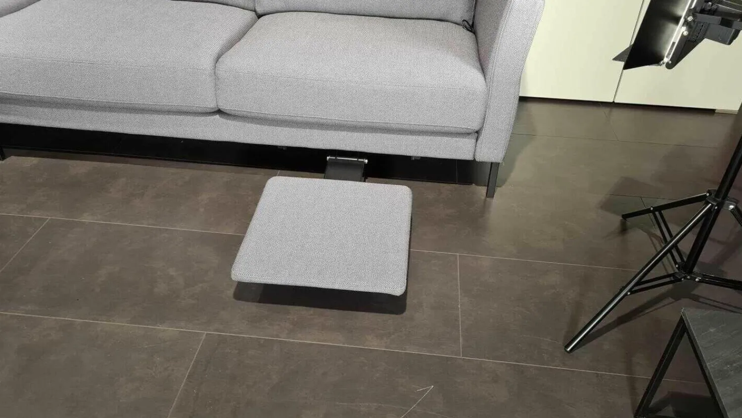 Rolf Benz Ecksofas|Ecksofa Ego Stoff 26.267 Graphitgrau mit 4 Kissen und Nackenstütze