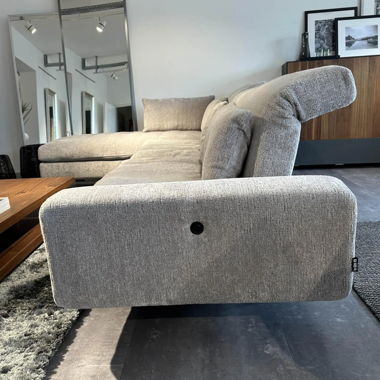 Brühl Ecksofas|Ecksofa Embrace Bezug Stoff 4401 92 Grau Abziehbar Metallfuß Schwarz Inklusive 4 Kissen