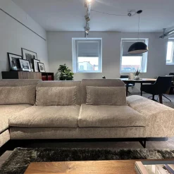 Brühl Ecksofas|Ecksofa Embrace Bezug Stoff 4401 92 Grau Abziehbar Metallfuß Schwarz Inklusive 4 Kissen