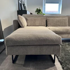 Brühl Ecksofas|Ecksofa Embrace Bezug Stoff 4401 92 Grau Abziehbar Metallfuß Schwarz Inklusive 4 Kissen