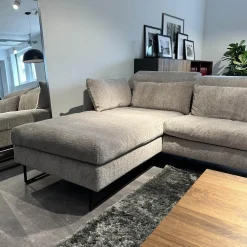 Brühl Ecksofas|Ecksofa Embrace Bezug Stoff 4401 92 Grau Abziehbar Metallfuß Schwarz Inklusive 4 Kissen