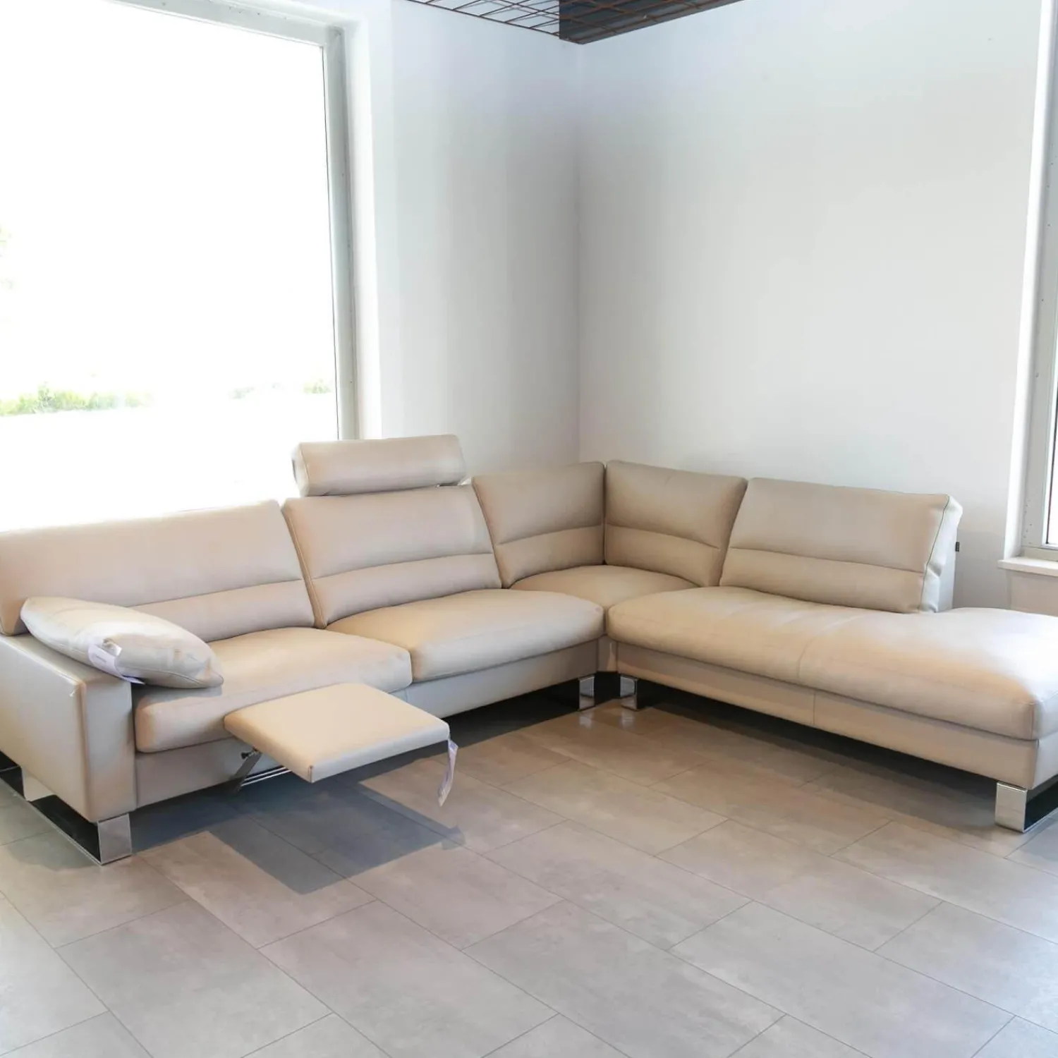 Erpo Ecksofas|Ecksofa Esparo 400 Bezug Leder I 43.210 Creme Kufen 8 HG Mit Kopfstütze Und Armlehnkissen