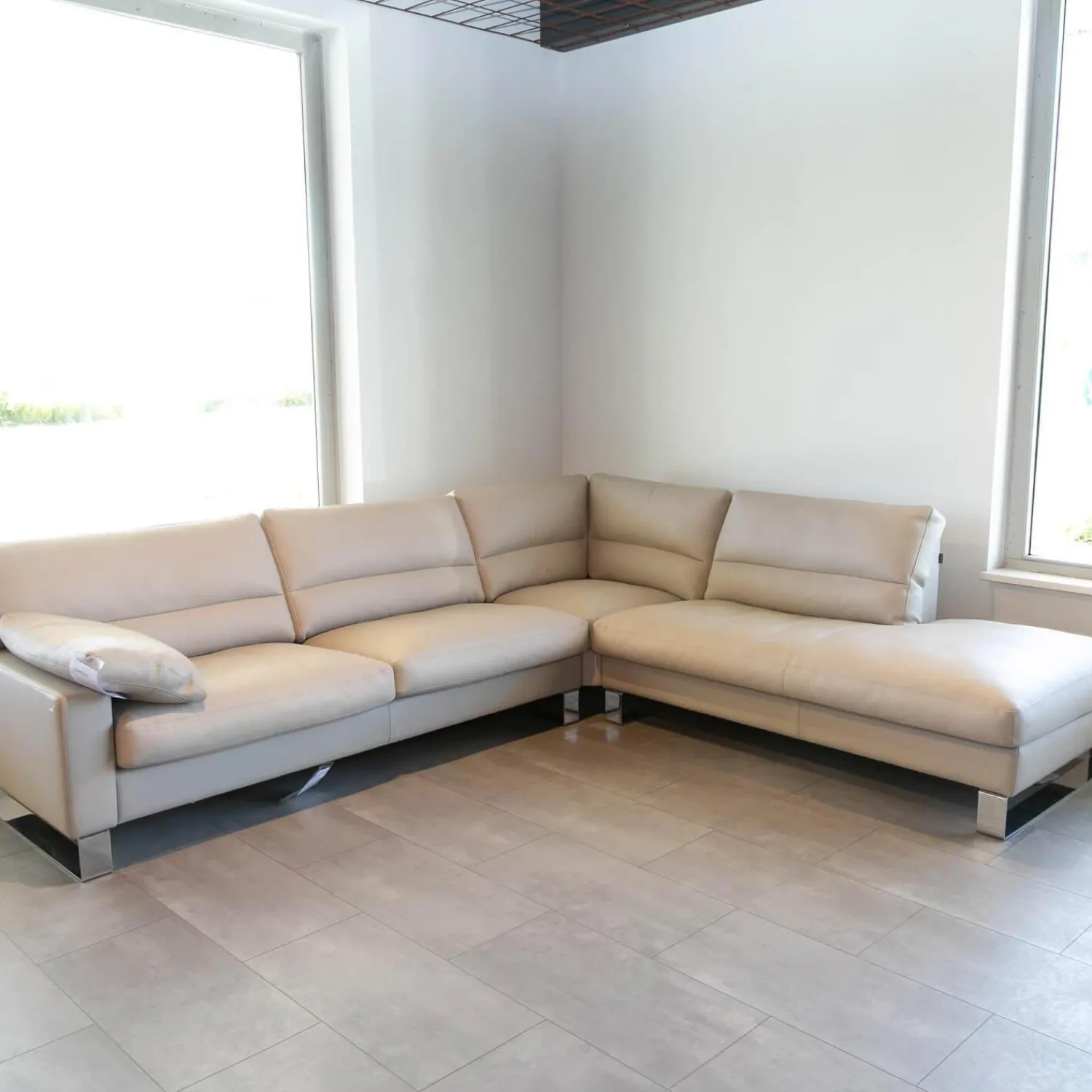 Erpo Ecksofas|Ecksofa Esparo 400 Bezug Leder I 43.210 Creme Kufen 8 HG Mit Kopfstütze Und Armlehnkissen