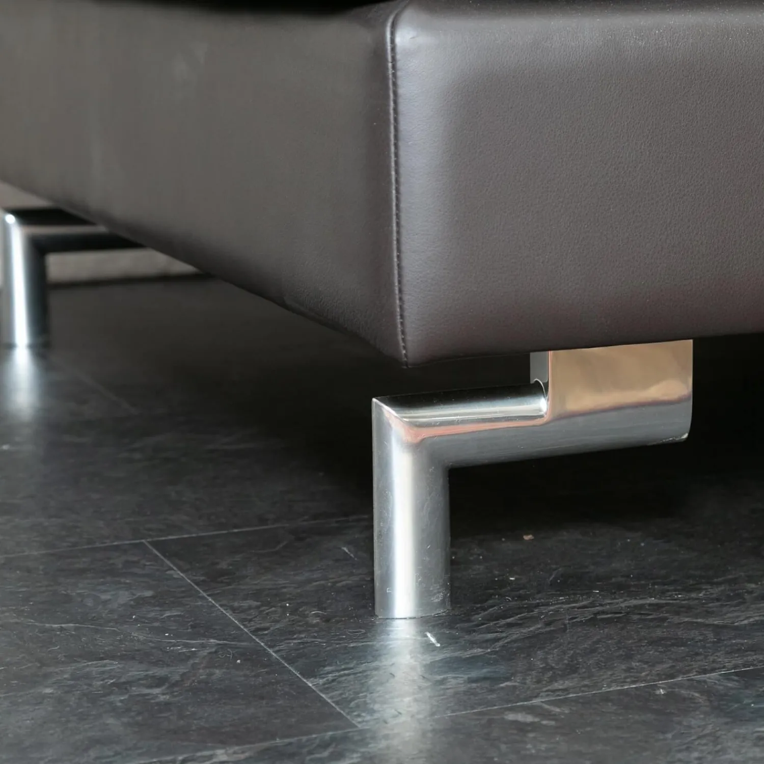 Erpo Ecksofas|Ecksofa Esparo 400 Leder J 42.090 Braun Schwarz Fußstütze Leder J 42.090