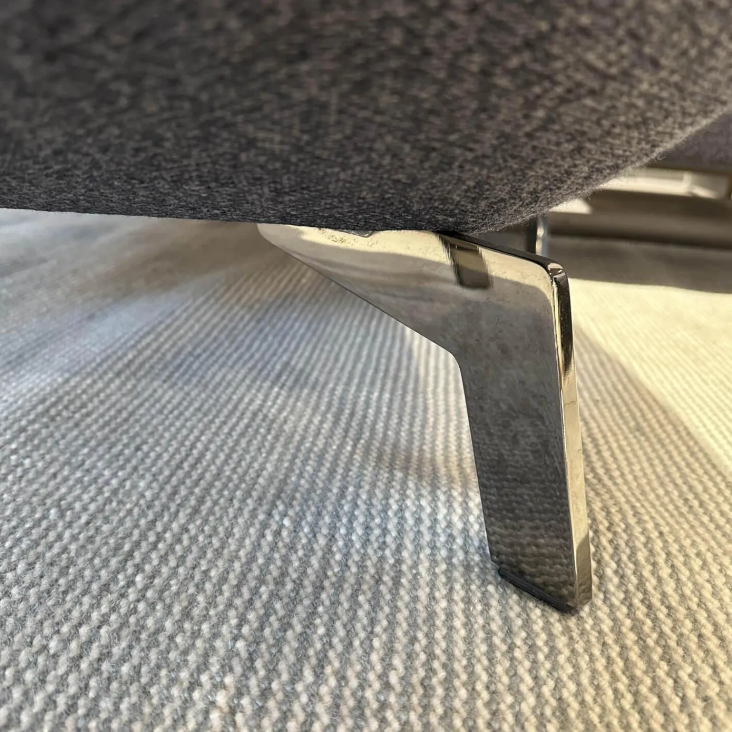 Leolux Wohnlandschaften|Ecksofas|Ecksofa Flint Stoff Varese Bleu Grau Blau Füße Rauchchrom