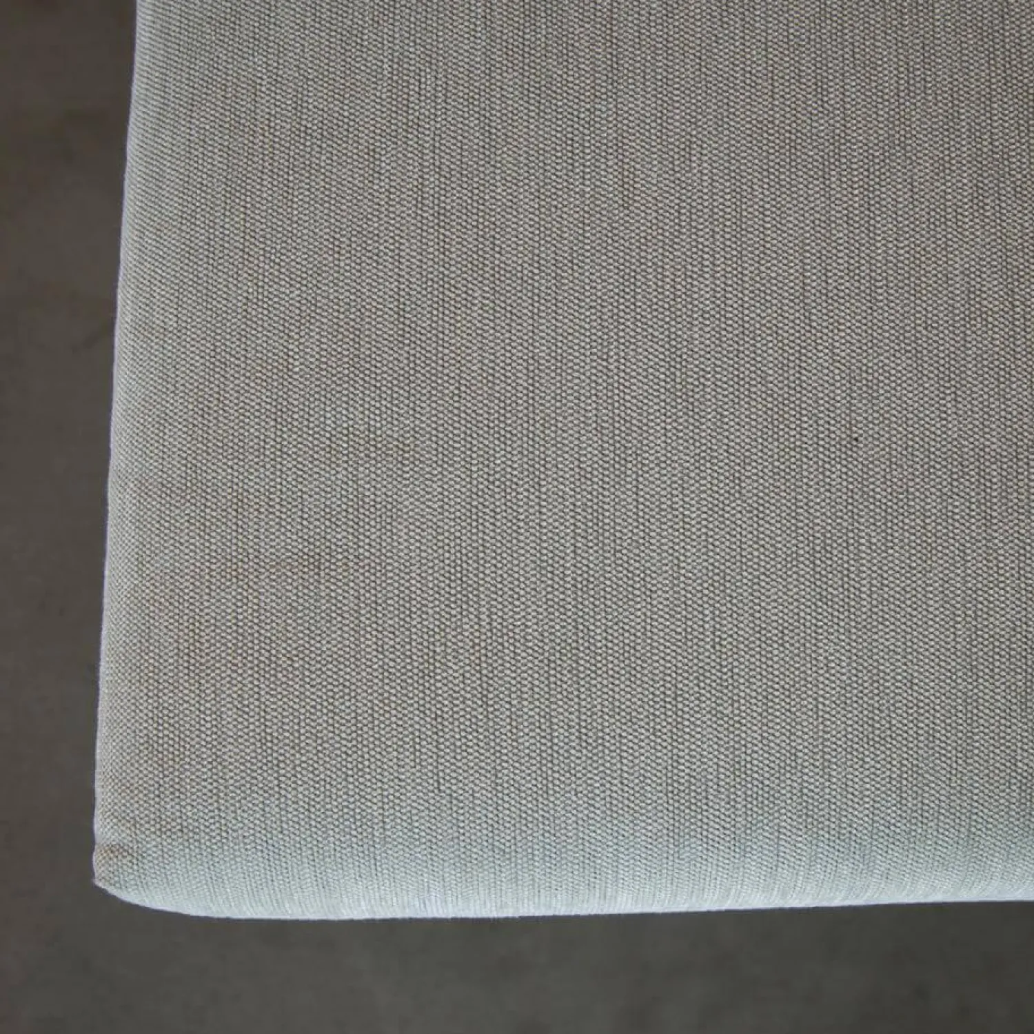 Brühl Ecksofas|Ecksofa Four Two Soft Stoff 4430 90 Grau Beige Füße Schwarz Mit Tischmodul Schwarz Lackiert Und Schlaffunktion