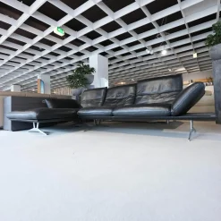 Koinor Ecksofas|Ecksofa Francis Leder C Classic Crow Schwarz Metallkufe Nickel Satiniert Edelstahloptik