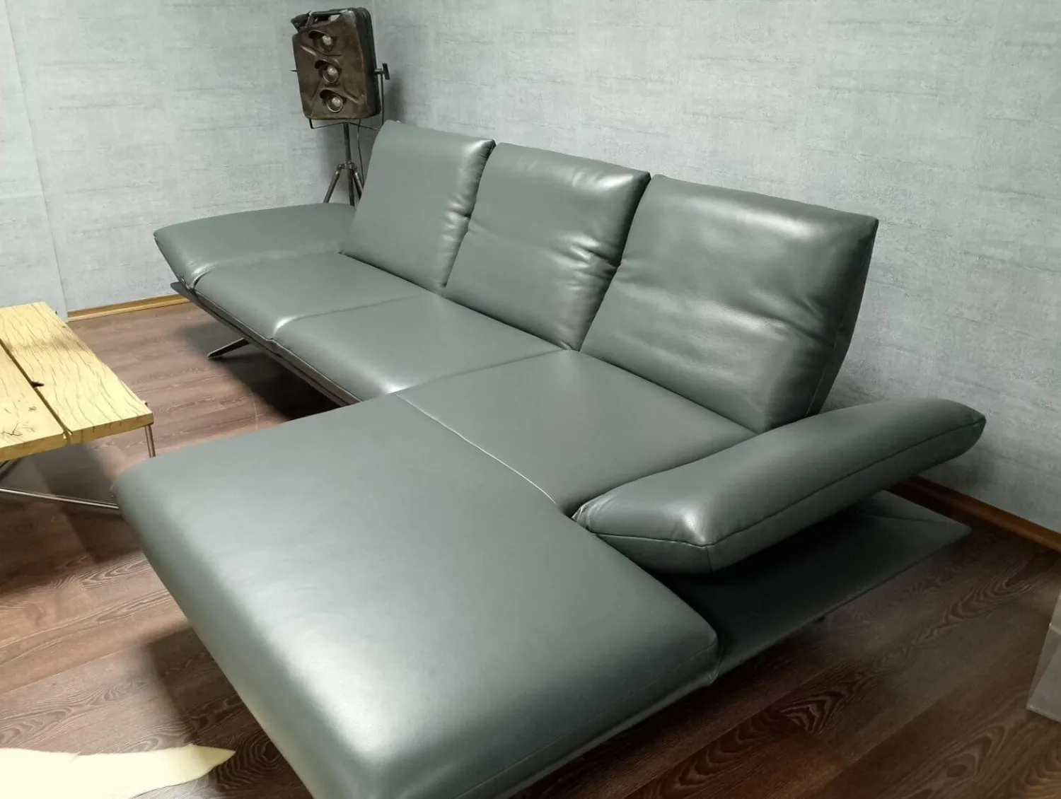 Koinor Ecksofas|Ecksofa Francis Leder C Classic Pepper Grau Metallkufe Nickel