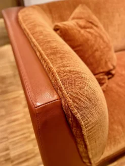 Sits Ecksofas|Ecksofa Frej Stoff Chenille Und Echtleder Cognac Orange Braun Winkelfüße Metall Schwarz