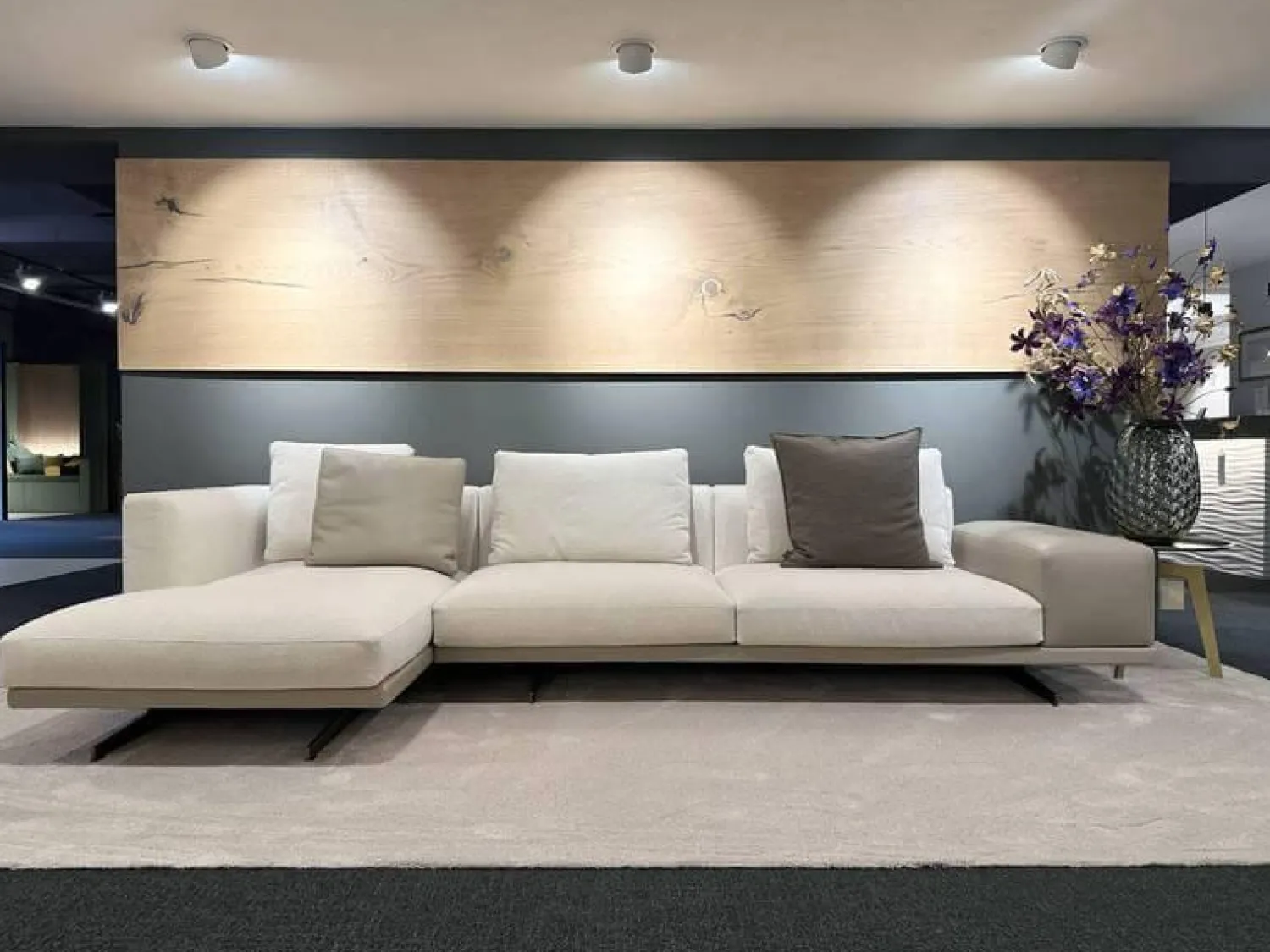 Frigerio Ecksofas|Ecksofa Horizon Stoff Nebraska 18 Beige Leder Sienna 5005 Beige Füße Metall Inklusive Kissen