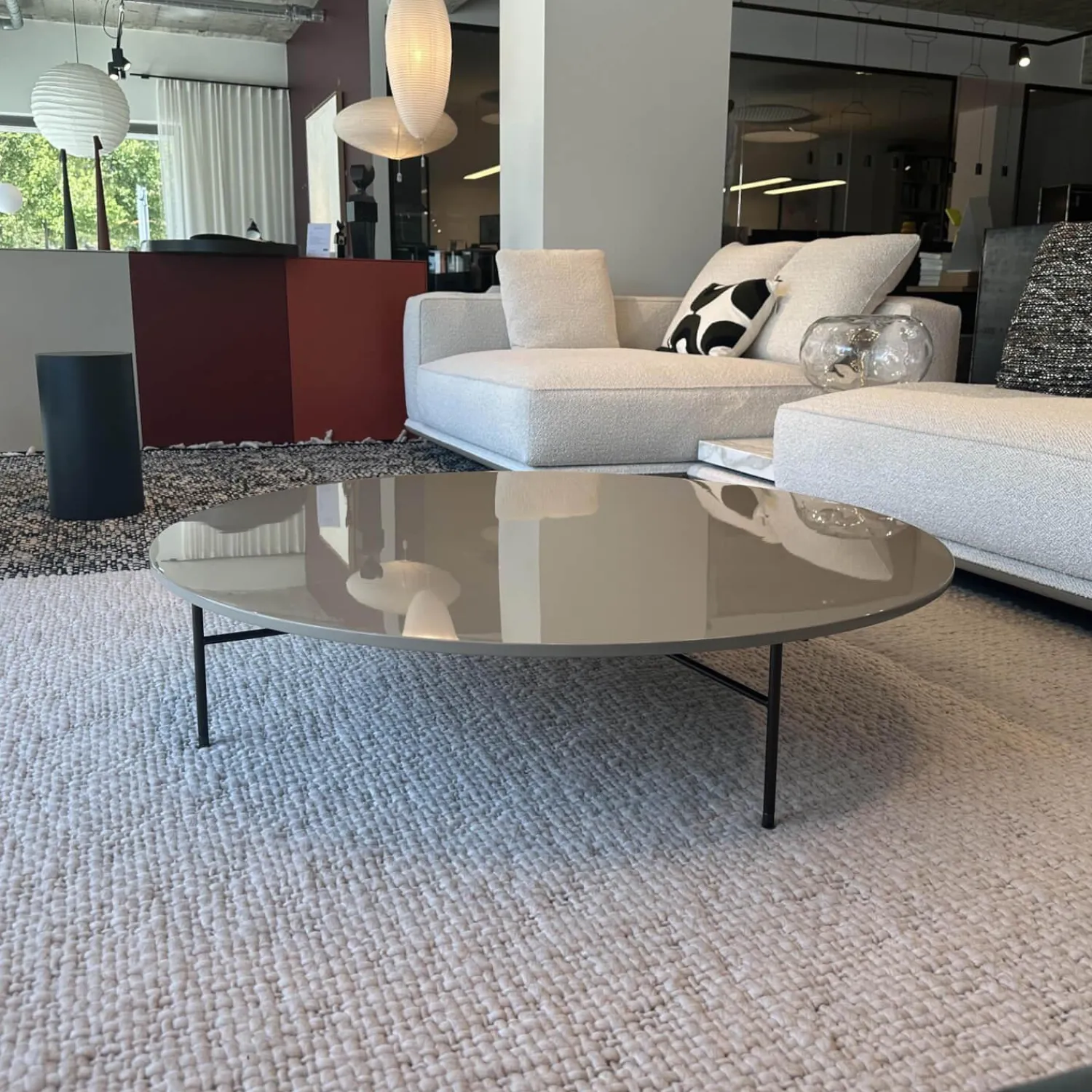 Minotti Ecksofas|Ecksofa Horizonte Stoff Brise 01 Naturale mit Zwischentisch in Calacatta Marmor